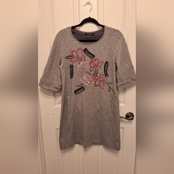 Wool dress - Picture 1 of 4